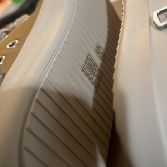 Alan Vincent size 39 New with out tag, closet, clean out sale. - Picture 9 of 12